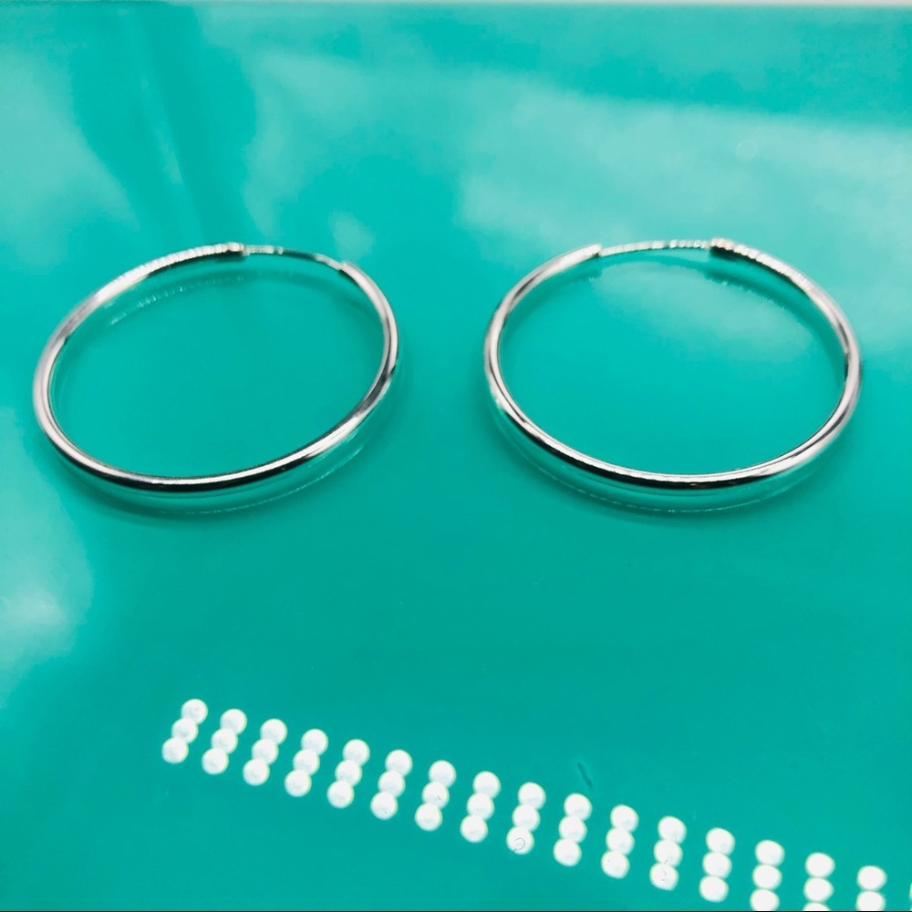 Small Sterling Silver Hoop Earrings NWOT - Picture 3 of 4